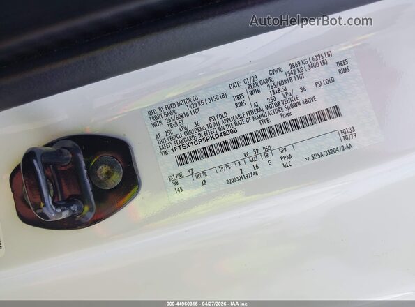 1FTEX1CP5PKD48908 2023 FORD F150 White Vista del compartimento del motor