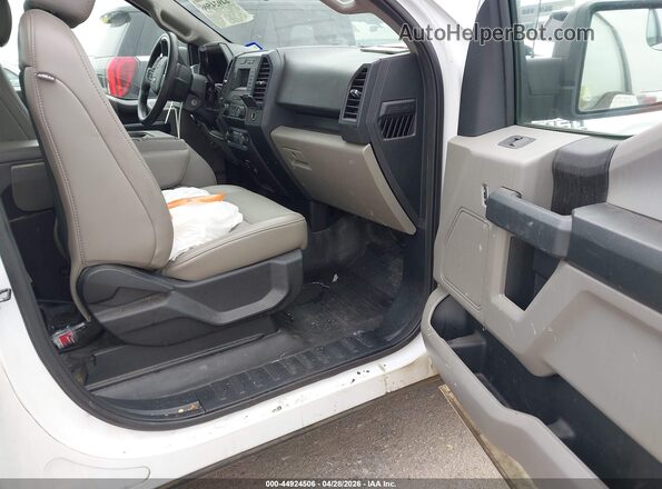 1FTMF1CB8KKC75285 2019 FORD F150 White Սալոնի դիմացի տեսք
