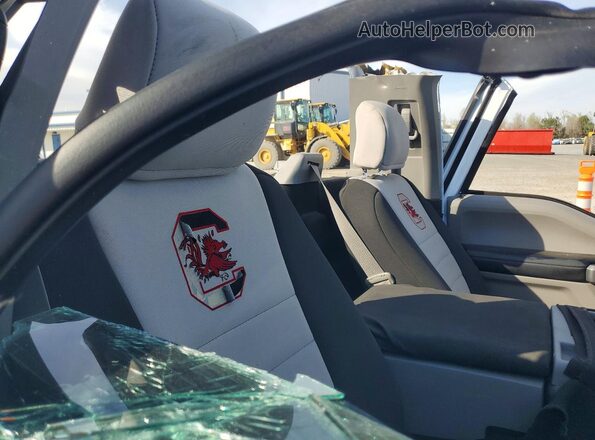1FTMF1EF1GKD69743 2016 FORD F150 White Rear seats view