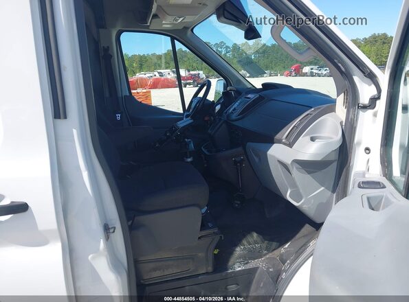 1FTYE2CV4GKB07347 2016 FORD TRANSIT-150 Белый Вид салона спереди