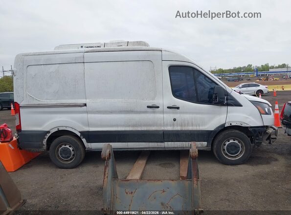 1FTYR1CM8HKA44308 2017 FORD TRANSIT-250 Белый Вид задней части салона