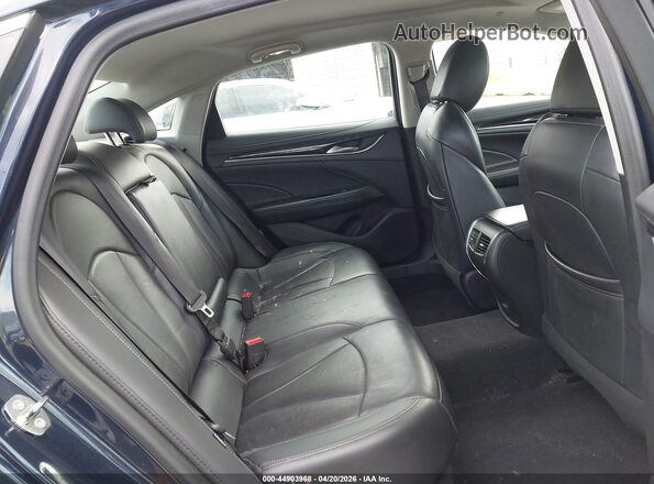 1G4ZP5SS2HU210257 2017 BUICK LACROSSE Blue Widok naklejki z numerem VIN