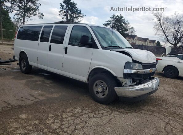 1GAZGPF71S1165061 2025 CHEVROLET EXPRESS White Delantero derecho
