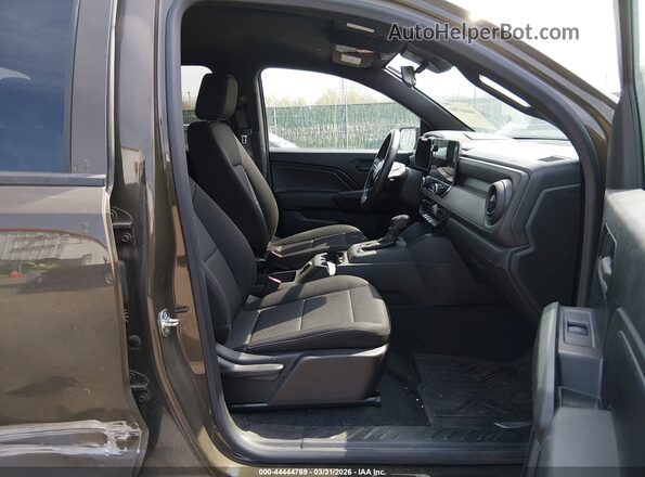 1GCGSBEC5R1225769 2024 CHEVROLET COLORADO Brown Widok wnętrza z przodu
