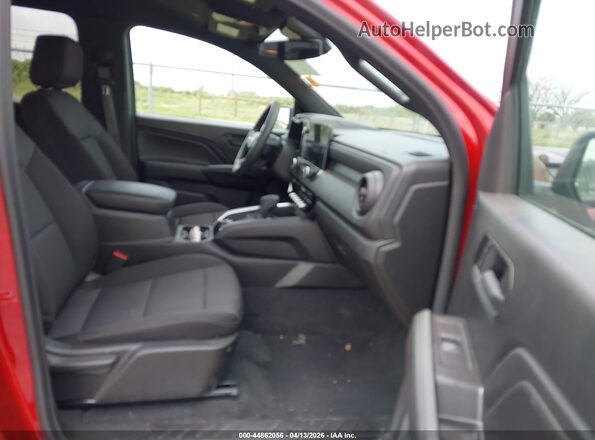1GCPSBEK2S1237388 2025 CHEVROLET COLORADO Red Widok wnętrza z przodu