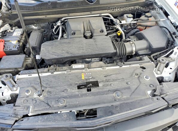 1GCPSBEKXS1113627 2025 CHEVROLET COLORADO White Widok wnętrza z tyłu