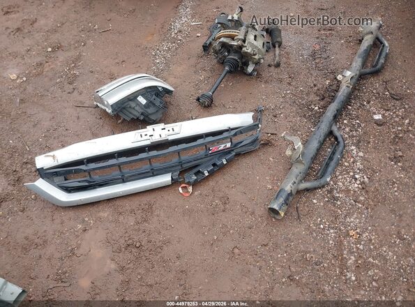 1GCVKREC2JZ212466 2018 CHEVROLET SILVERADO Silver 