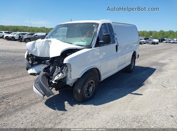 1GCWGAFF8H1129844 2017 CHEVROLET EXPRESS White Przód lewy