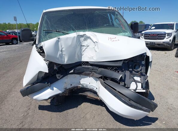 1GCWGAFF8H1129844 2017 CHEVROLET EXPRESS White Widok z przodu