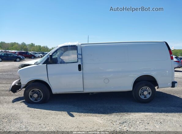 1GCWGAFF8H1129844 2017 CHEVROLET EXPRESS White Widok wnętrza 360 stopni