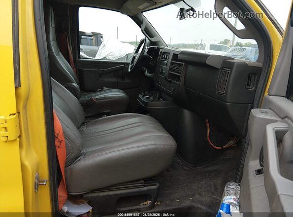 1GCWGAFG9J1316461 2018 CHEVROLET EXPRESS Yellow 