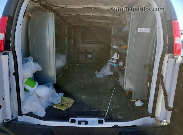 1GCWGAFP4S1209593 2025 CHEVROLET EXPRESS White უკანა სავარძლების ხედი
