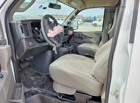 1GCWGAFP4S1209593 2025 CHEVROLET EXPRESS White წინა სალონის ხედი