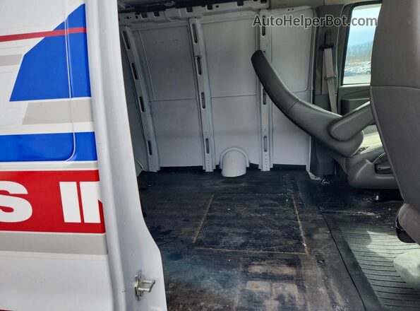 1GCWGAFP7R1284234 2024 CHEVROLET EXPRESS White Rear interior view