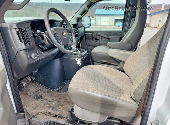 1GCWGAFP7R1284234 2024 CHEVROLET EXPRESS White Front interior view