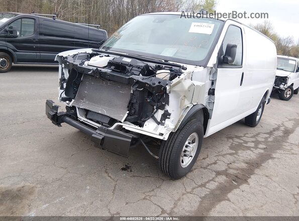 1GCWGAFP8R1250433 2024 CHEVROLET EXPRESS White Widok z przodu