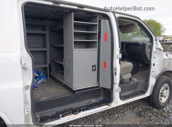 1GCWGAFPXK1332556 2019 CHEVROLET EXPRESS White 