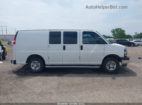 1GCWGAFPXR1158868 2024 CHEVROLET EXPRESS White Vista interior trasera