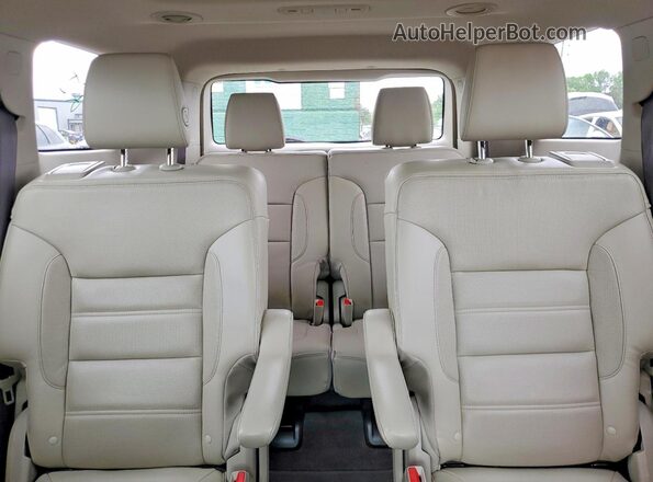 1GKKNXLS3HZ290794 2017 GMC ACADIA White Հետևի նստատեղերի տեսք