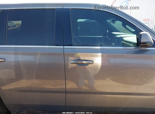 1GNLCDECXJR333101 2018 CHEVROLET TAHOE Gray 360 interior view