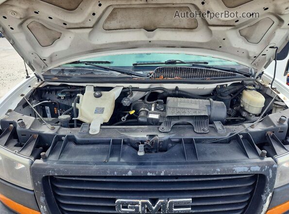 1GTW7AFF0G1901798 2016 GMC SAVANA Белый Вид подкапотного пространства