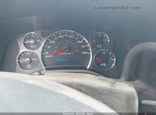 1GTW7AFF0H1908641 2017 GMC SAVANA 2500 White Հետևի նստատեղերի տեսք