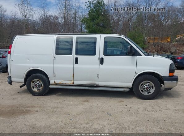 1GTW7AFF0H1908641 2017 GMC SAVANA 2500 White Սալոնի հետևի տեսք