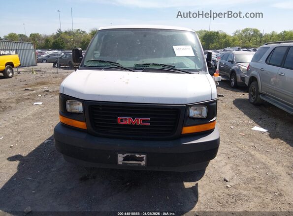 1GTW7AFF6H1154435 2017 GMC SAVANA 2500 White Widok zestawu wskaźników
