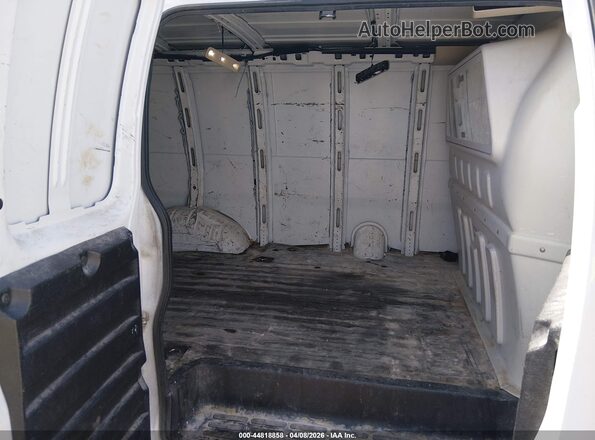 1GTW7AFF6H1154435 2017 GMC SAVANA 2500 White Widok naklejki z numerem VIN