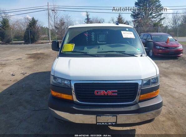 1GTW7AFP3R1240084 2024 GMC SAVANA CARGO White ხელსაწყოთა პანელის ხედი