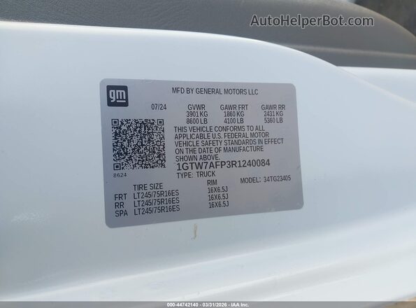 1GTW7AFP3R1240084 2024 GMC SAVANA CARGO White ძრავის განყოფილების ხედი