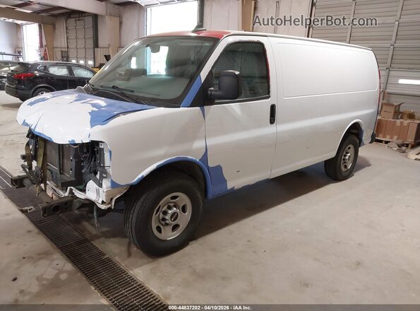 1GTW7AFP5P1108392 2023 GMC SAVANA CARGO White Przód lewy