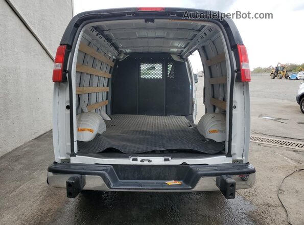 1GTW7AFP6S1174572 2025 GMC SAVANA White 