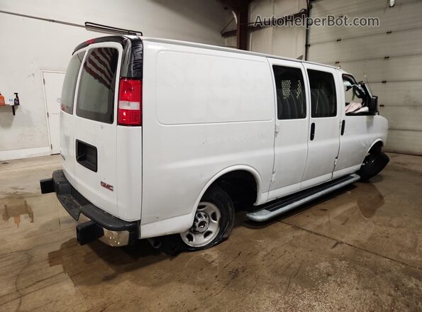 1GTW7AFP8R1154737 2024 GMC SAVANA White 