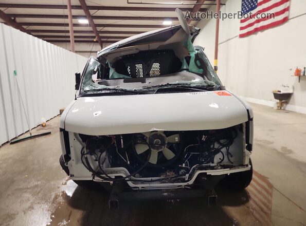 1GTW7AFP8R1154737 2024 GMC SAVANA White 360 interior view