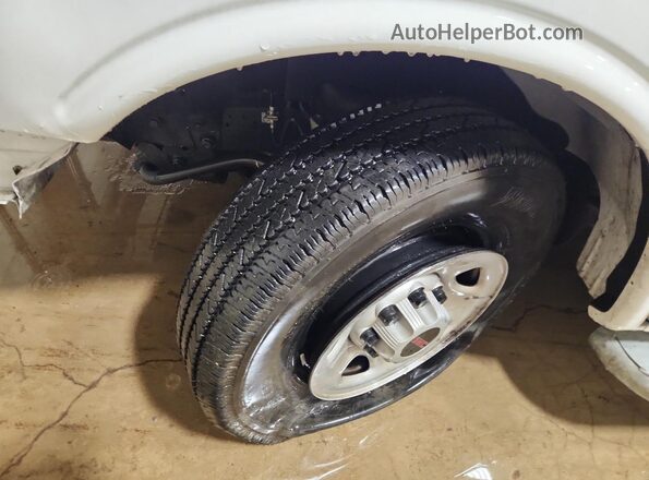 1GTW7AFP8R1154737 2024 GMC SAVANA White 