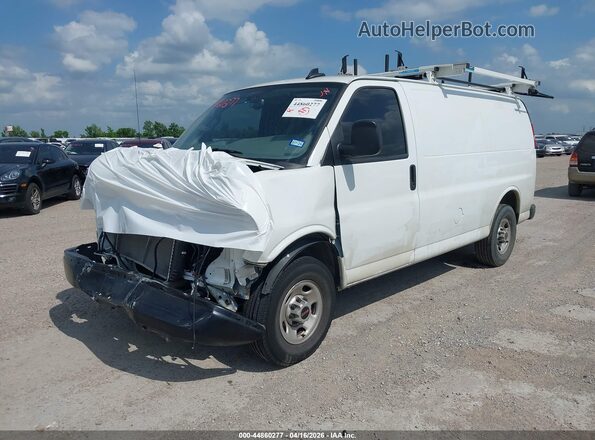 1GTW7AFPXR1196052 2024 GMC SAVANA CARGO White Առջևի ձախ երեք քառորդ տեսարան