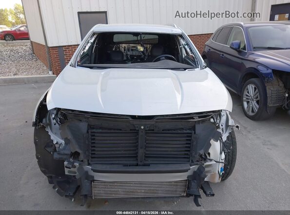 1GYFZDR48NF131530 2022 CADILLAC XT4 Silver Вид задньої частини салону
