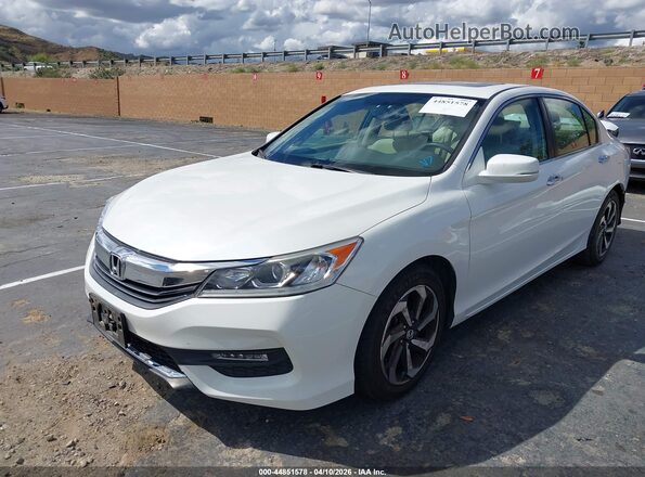 1HGCR2F75HA214833 2017 HONDA ACCORD Белый Передняя левая четверть