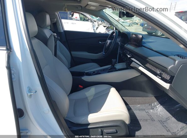 1HGCY2F68SA010044 2025 HONDA ACCORD White Սալոնի դիմացի տեսք
