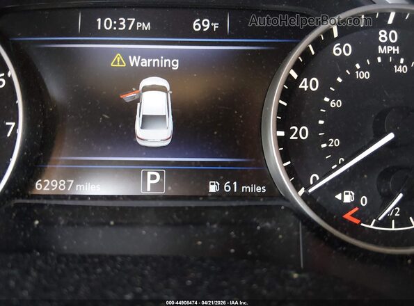 1N4AA6AP6JC371069 2018 NISSAN MAXIMA Maroon Vista de los asientos traseros