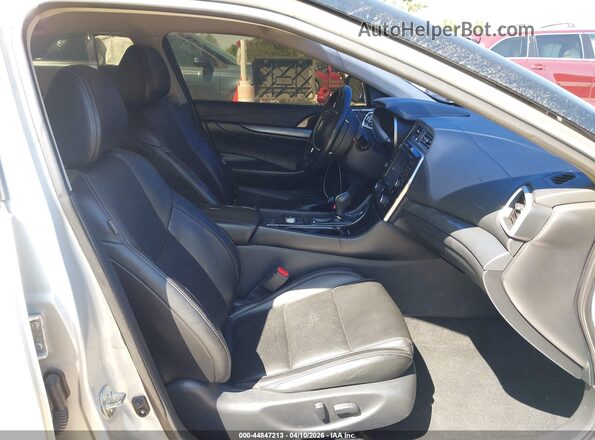 1N4AA6AP9HC446079 2017 NISSAN MAXIMA Серебряный Вид салона спереди