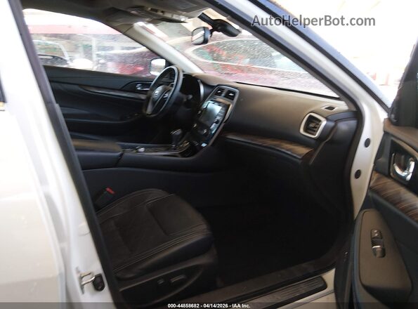 1N4AA6APXHC420087 2017 NISSAN MAXIMA Белый Вид салона спереди