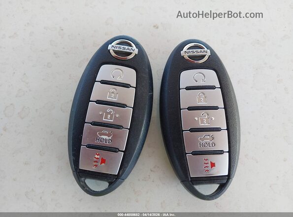 1N4AA6APXHC420087 2017 NISSAN MAXIMA Белый Вид панели приборов