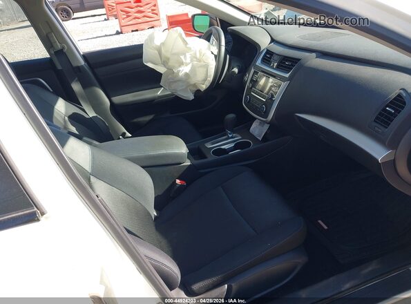 1N4AL3AP3HC202064 2017 NISSAN ALTIMA White Вид салону спереду