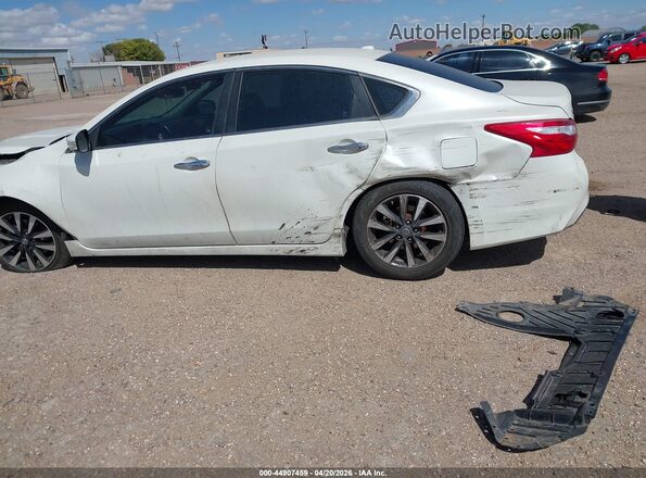 1N4AL3AP4HC156602 2017 NISSAN ALTIMA White Rear interior view