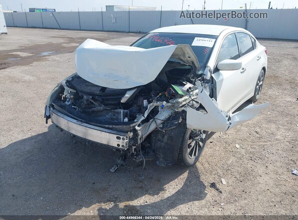 1N4AL3AP4JC247102 2018 NISSAN ALTIMA White Widok z przodu
