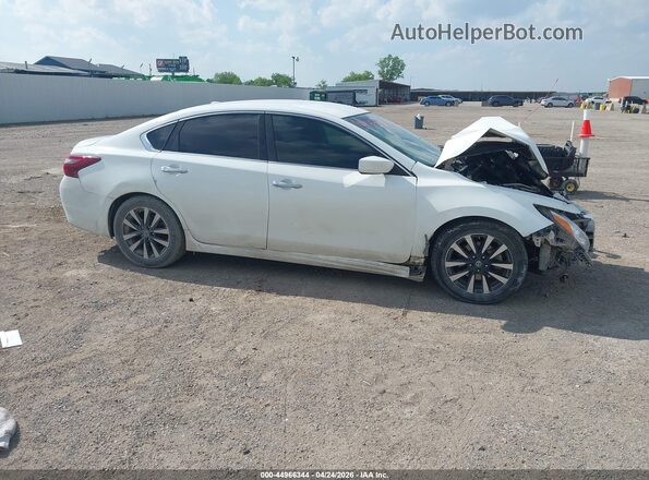 1N4AL3AP4JC247102 2018 NISSAN ALTIMA White Widok wnętrza 360 stopni
