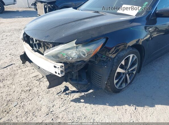 1N4AL3AP5HC499516 2017 NISSAN ALTIMA Black Widok z przodu