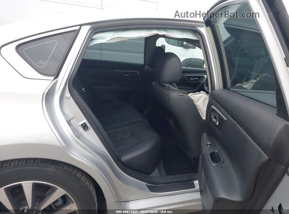 1N4AL3AP5JC243379 2018 NISSAN ALTIMA Silver VIN კოდის სტიკერის ხედი